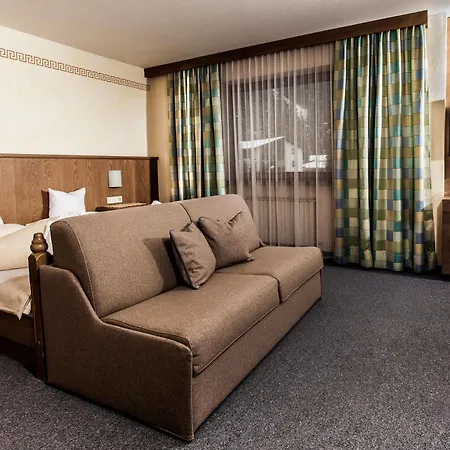 Kreuzjoch Guest house
