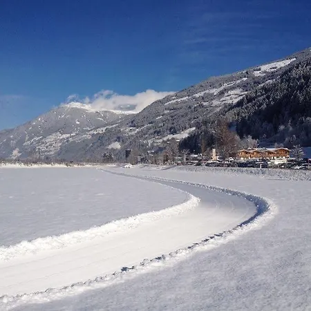 Kreuzjoch Guest house